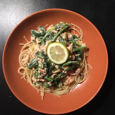 Gerookte zalm-spinazie-pasta